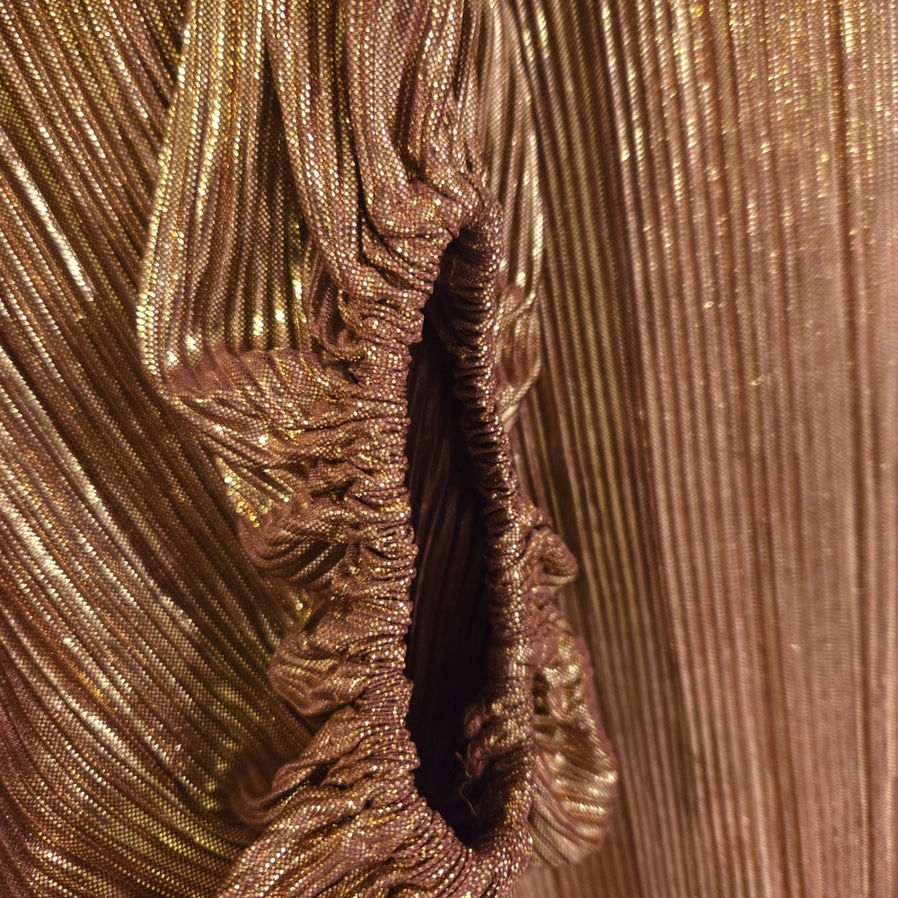 Elegant Gold Women's Dress - Picture 4 of 8
